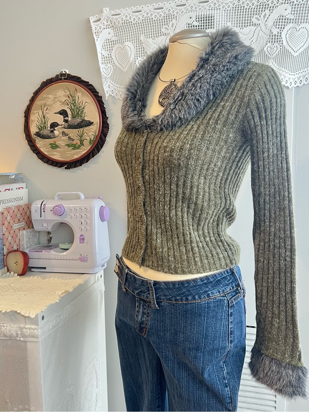 Y2K Green Ribbed Knit Cardigan with Gray Faux Fur Trim - Picture 2 of 7